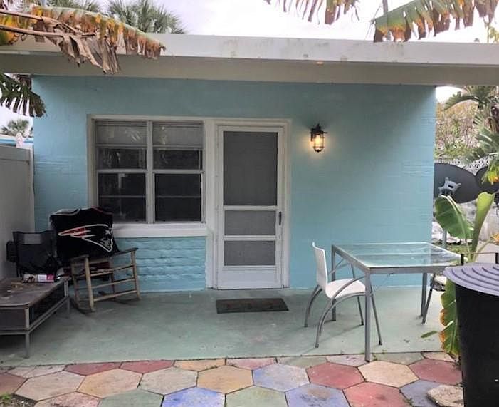 1st image of 870 1/2 Bruce Ave