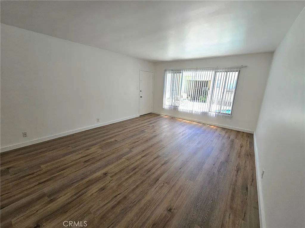 2 bed, 1100 sqft, $2,550 — Photo 4