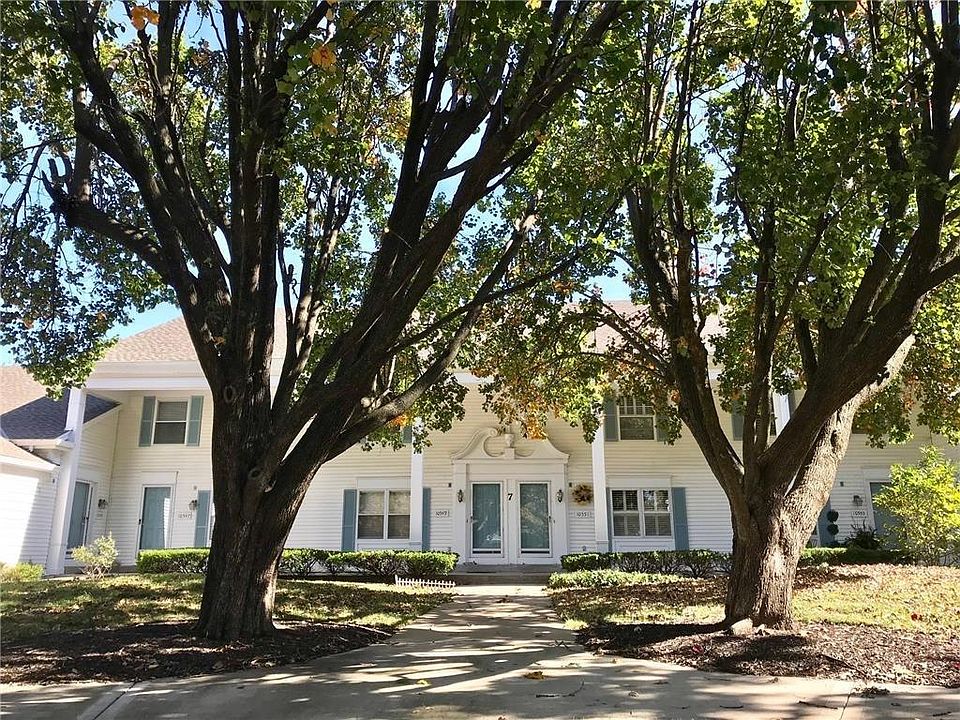 Townhome on the far left of building with only one neighbor!