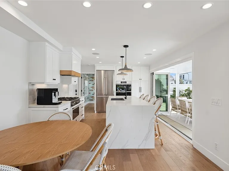 300 Coral Ave — Photo 6
