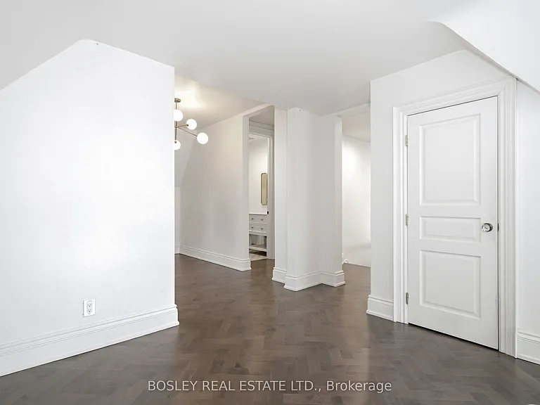 178 High Park Ave #UPPER — Photo 17