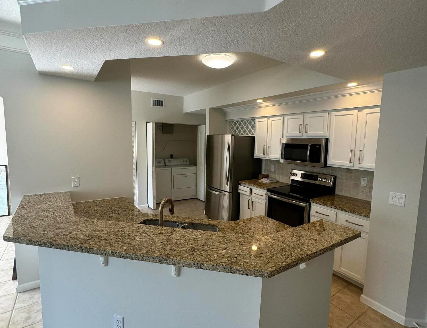 2 bed, 2.0 bath, 1281 sqft, $2,850 — Photo 1