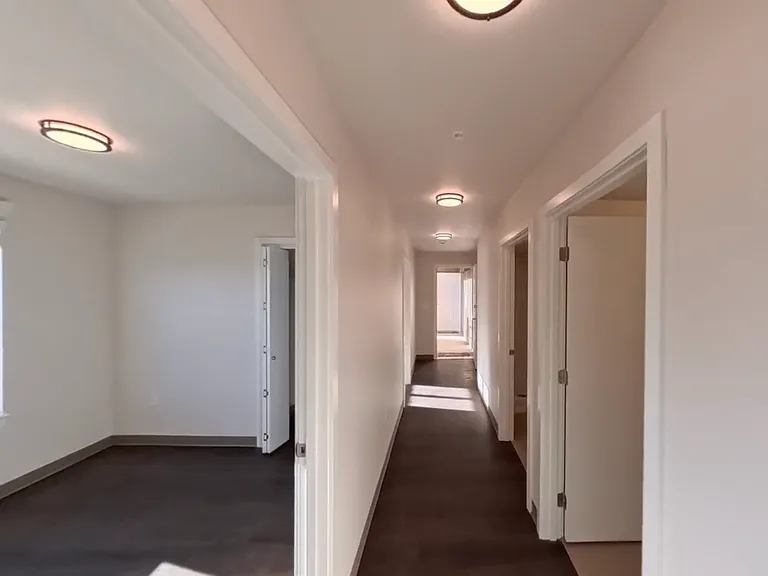 900 N Oak Harbor St #900 — Photo 4