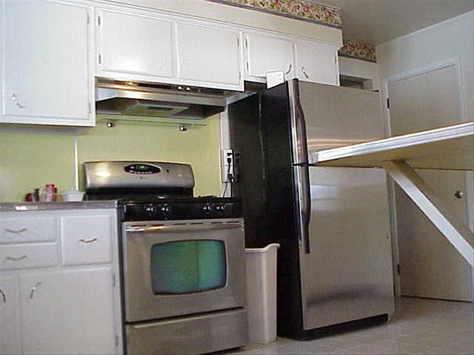 2nd image of 372 Greendale Rd