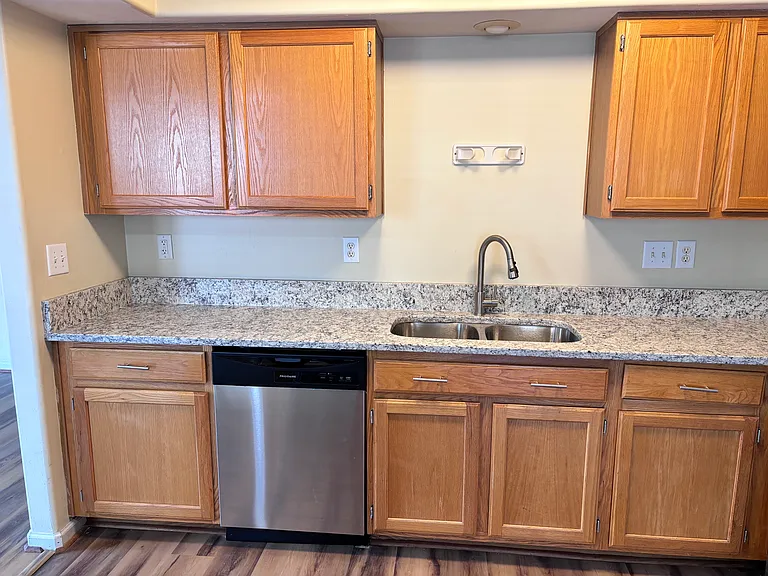 100 White Cedar Ln — Photo 5