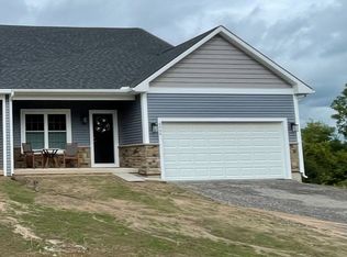 8066 Forest Ridge Ln, Baldwinsville, NY 13027