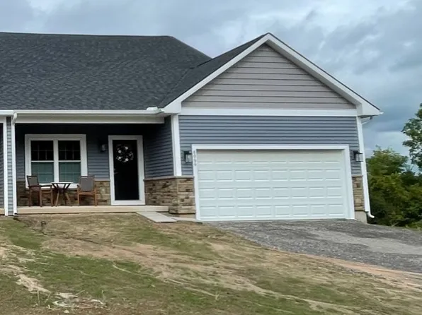 8066 Forest Ridge Ln, Baldwinsville, NY 13027