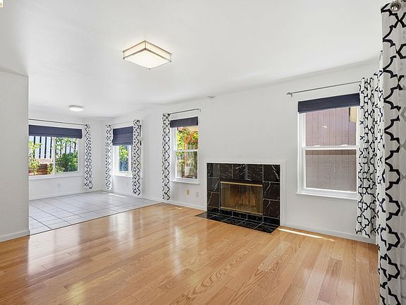 5th image of 224 Sandy Cove Ln