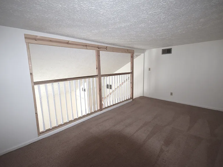 Waveland Place Apartments — Photo 61