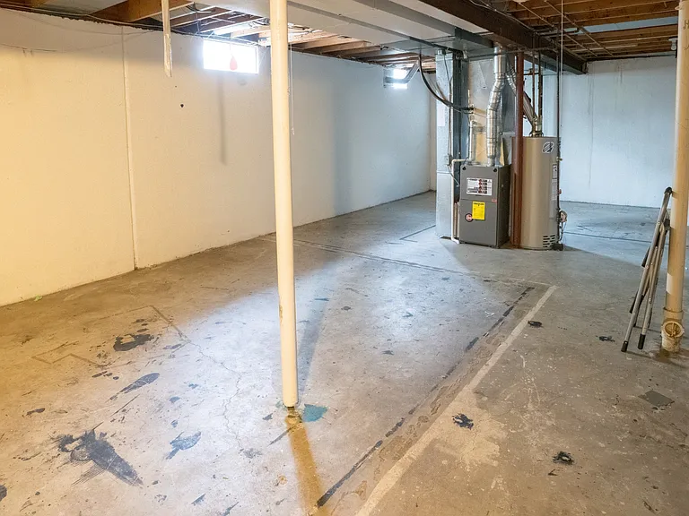 925 Burcham Dr — Photo 14