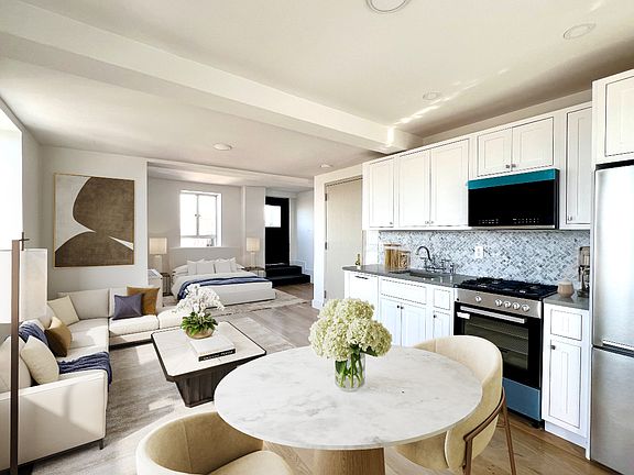 3rd image of 752 W End Ave APT Penthouse