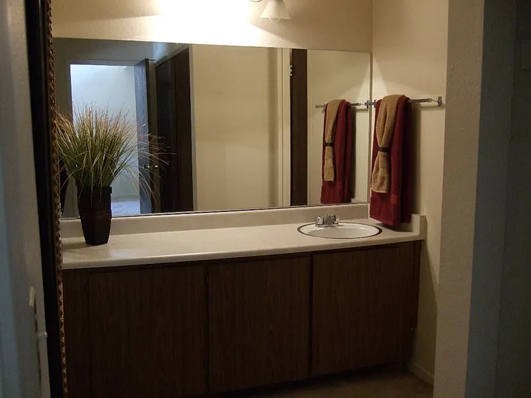 Plumas Garden Apartments — Photo 5