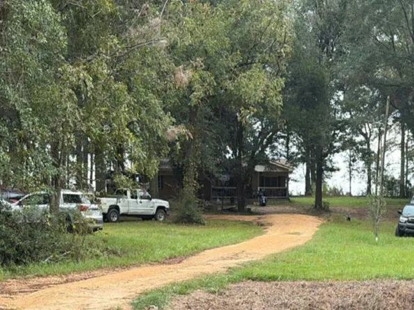281 Seminary Williamsburg Rd, Collins, MS 39428