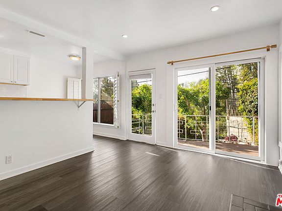 3rd image of 6917 Paseo Del Serra