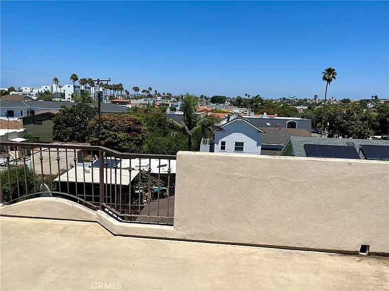 715 S Broadway #B — Photo 14