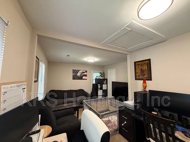 60 Sycamore Ave — Photo 5