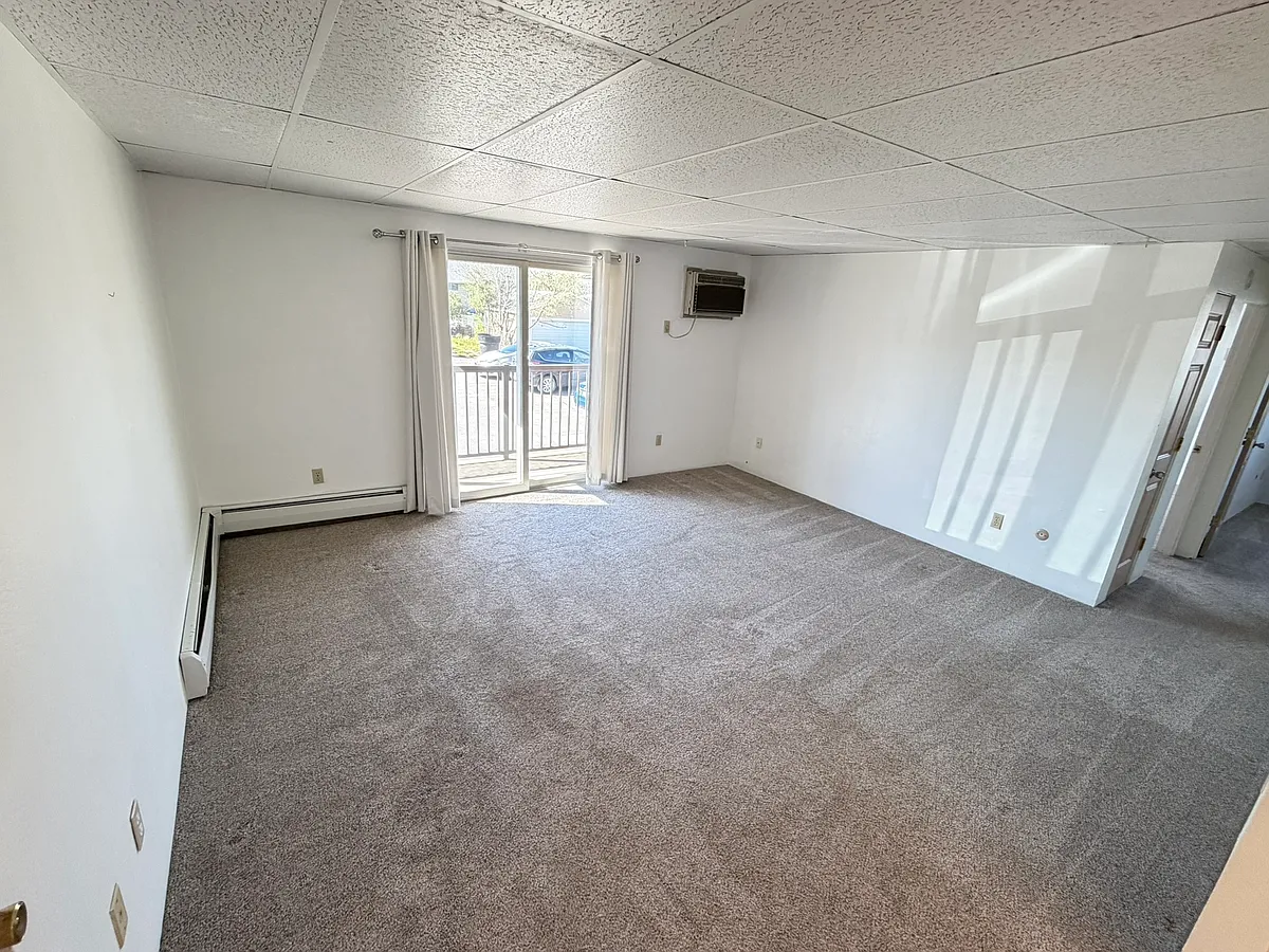 Building Photo - 1414 6th Ave S #2D
