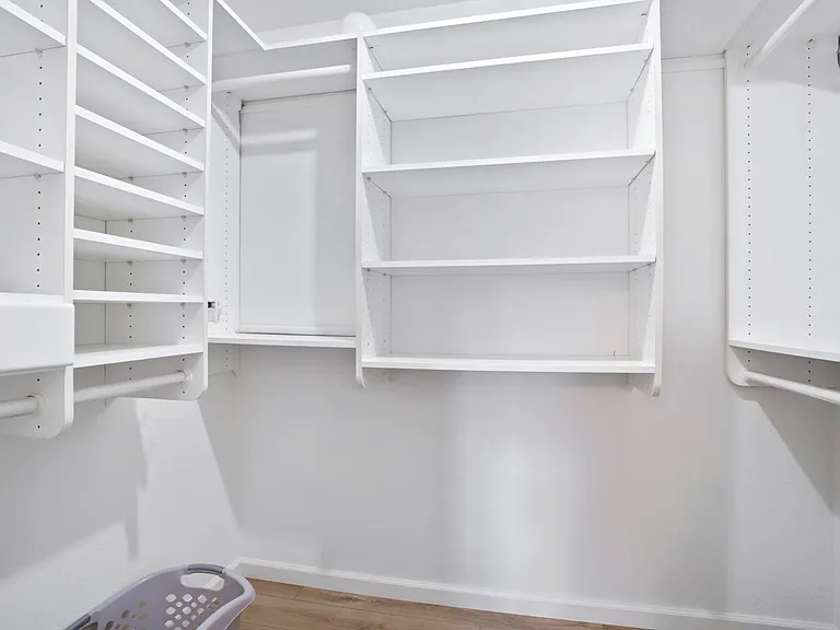 2925 Park Oak Dr — Photo 14