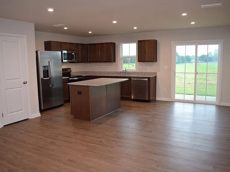 1530 39th Avenue Loop NE #5 — Photo 6