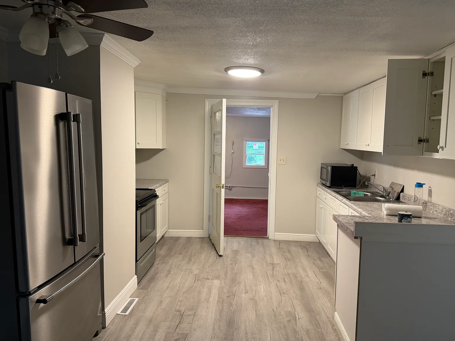 3 bed, 1600 sqft, $1,500 — Photo 3