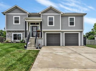 1704 Mulberry St, Pleasant Hill, MO 64080