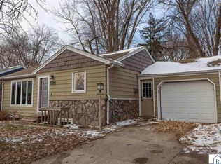 605 E Hawthorne St, Albert Lea, MN 56007