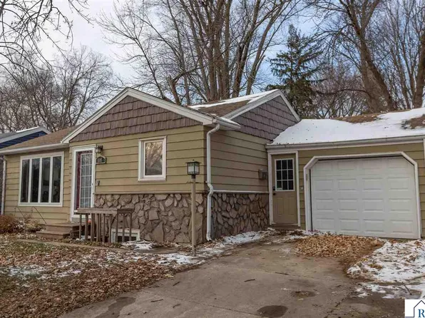 605 E Hawthorne St, Albert Lea, MN 56007