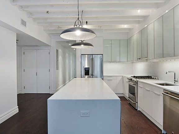 3rd image of 146 W 28th St APT 4E