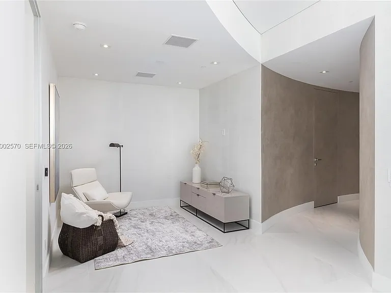 18975 Collins Ave #504 — Photo 10