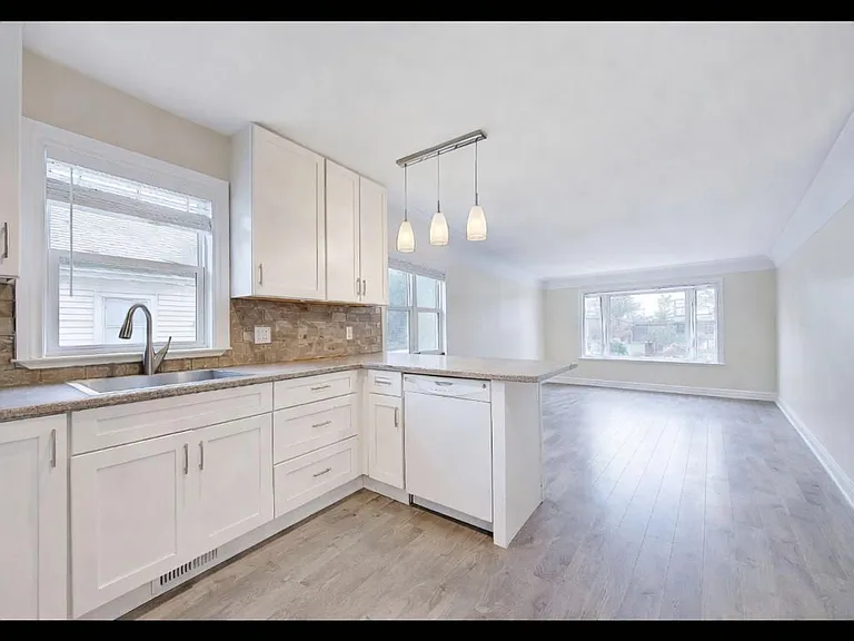 259 Sanders St — Photo 4