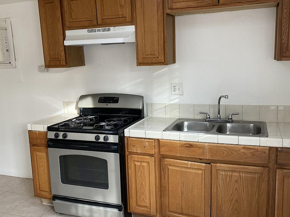 2nd image of 1718 Jefferson St APT 6