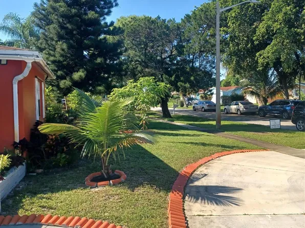 206 Gale Place, West Palm Beach, FL 33409