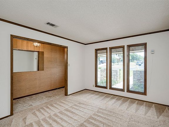 3rd image of 3907 Eagle Way