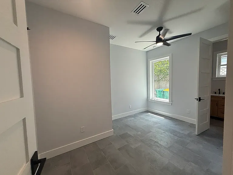 121 12th Ave N #102 — Photo 11