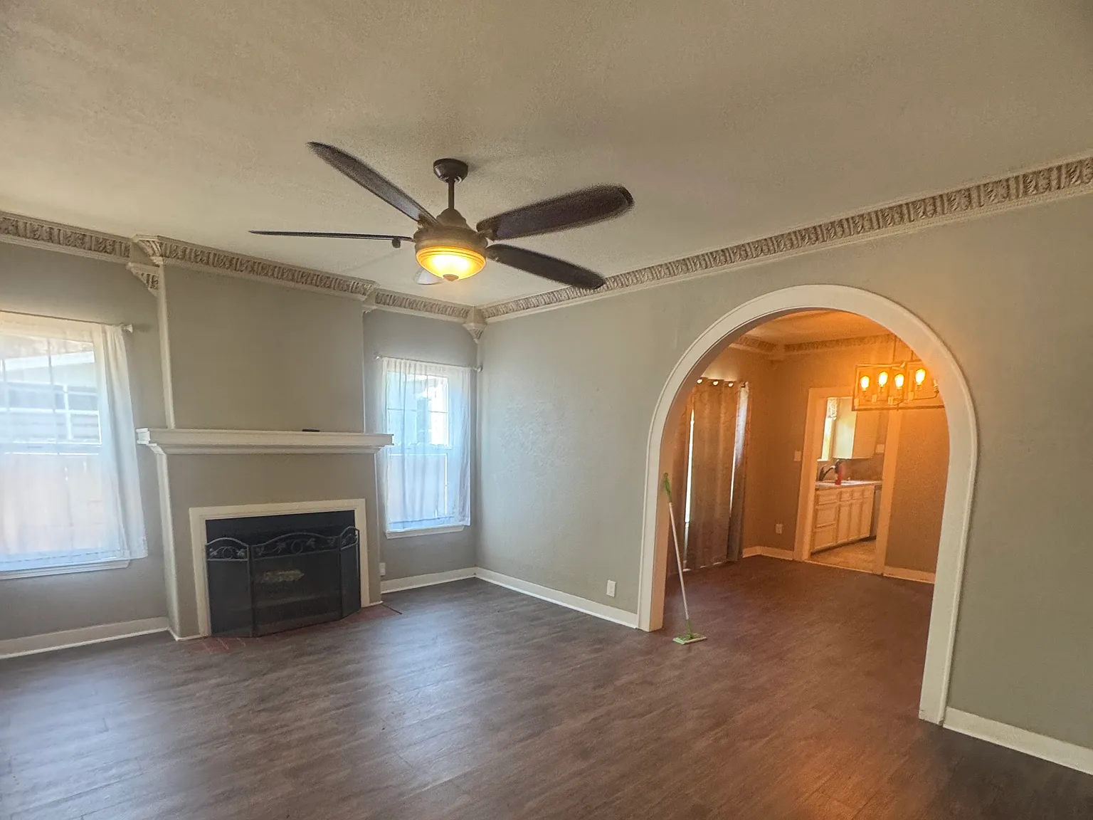 3 bed, $2,400 — Photo 3