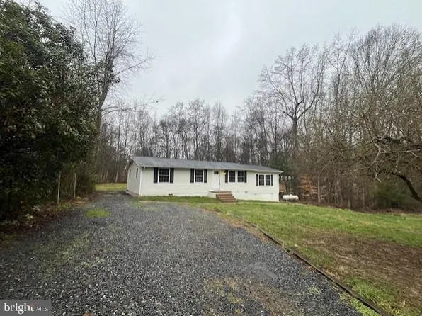 6102 Winston Pl, King George, VA 22485