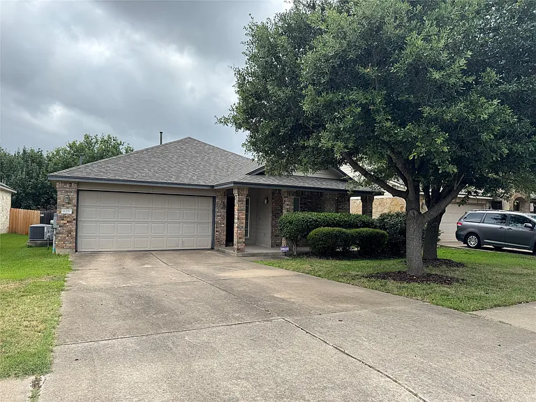 11217 McKinney Spring Dr — Photo 1