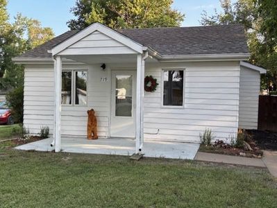 719 Maple Ave, Salina, KS, 67401