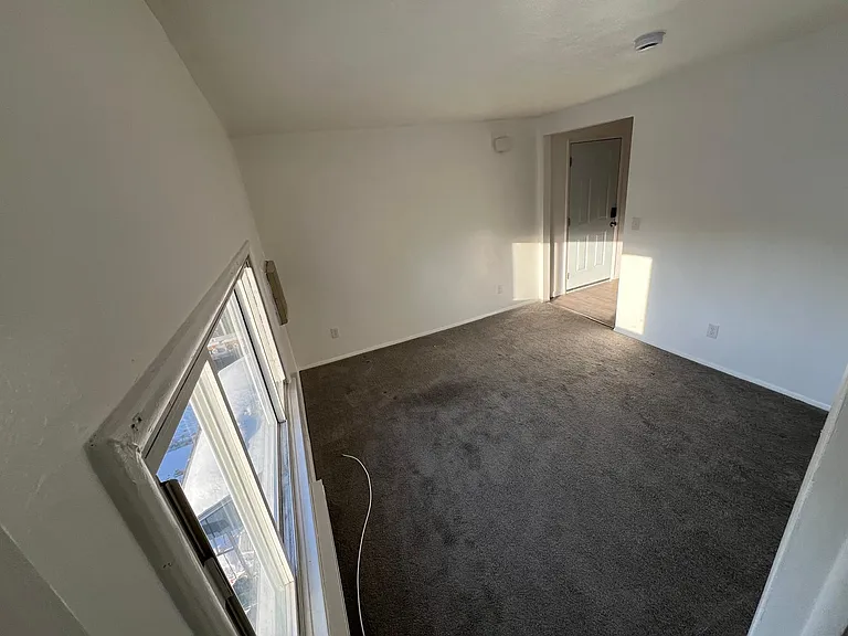 405 Ash St #4 — Photo 6