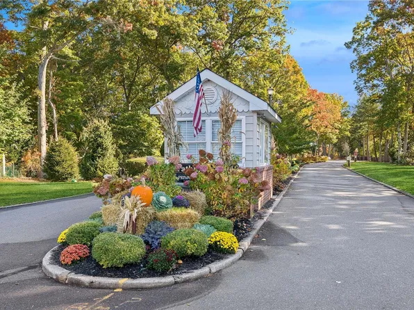 110 Strathmore Gate Drive #110, Stony Brook, NY 11790