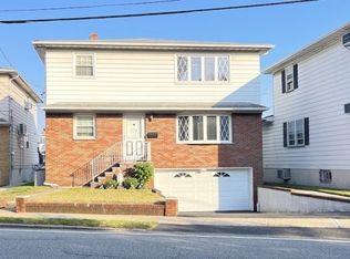 170 Riverside Ave, Lyndhurst, NJ 07071