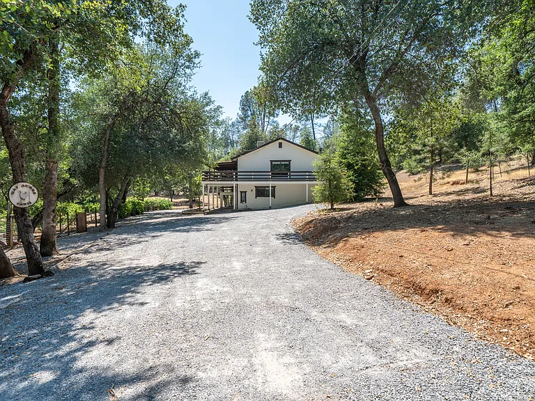 17659 Melwood Ln — Photo 4