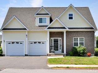81 Windermere Village Rd #R, Ellington, CT 06029