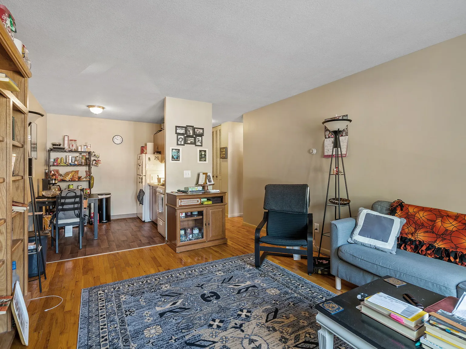 3332 Hennepin Ave — Photo 3