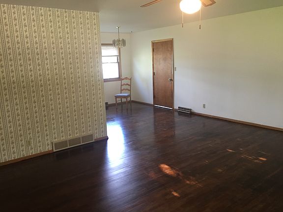 4th image of 1909 Avenue M