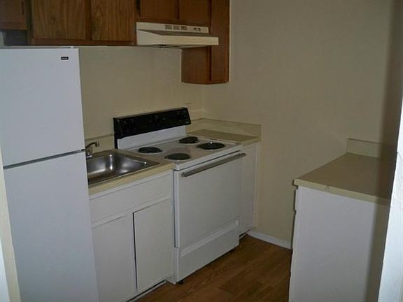 5th image of 4602 Columbia Ave APT 311