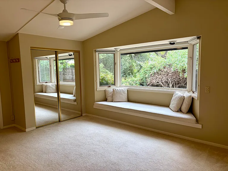 333 Woodley Ct — Photo 6