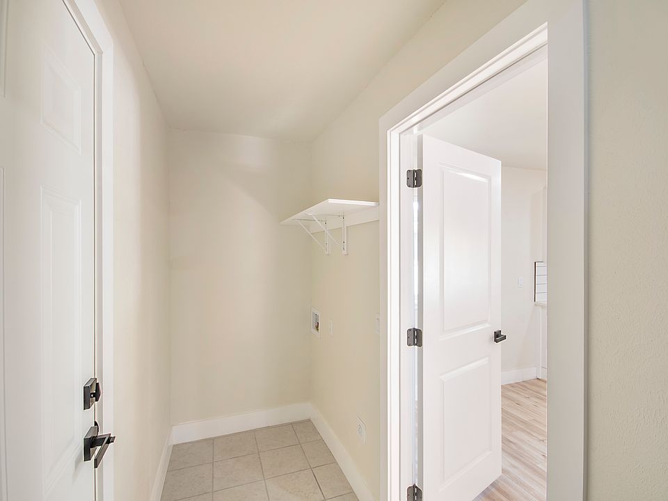 1st image of 1212 Willow Glen Dr