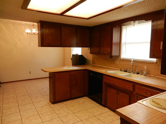 5th image of 4133 Overland Dr