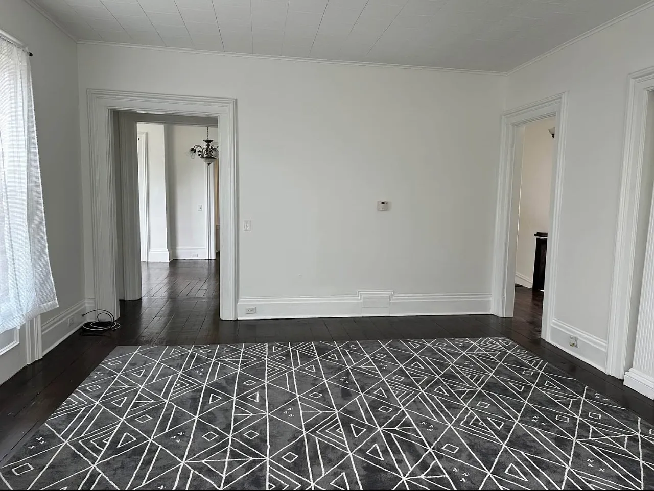 3 bed, 1600 sqft, $1,600 — Photo 2